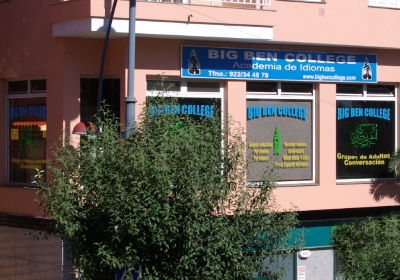 Gracias a nuestros padres y alumnos